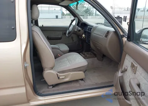 2000 Toyota Tacoma из США, поврежденный, VIN 4TAVL52N2YZ608771